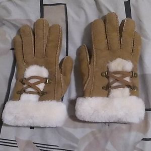 Ugg gloves